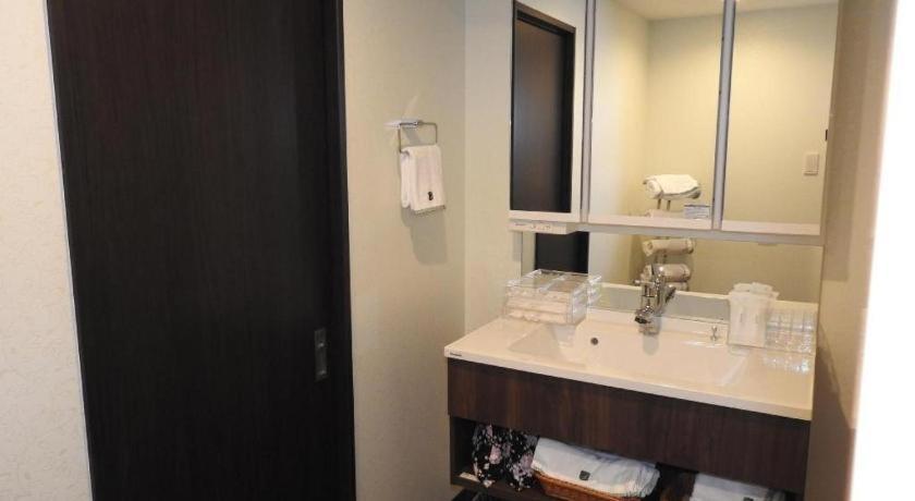 Hotel Bougainvillea Minowa Tokio Buitenkant foto